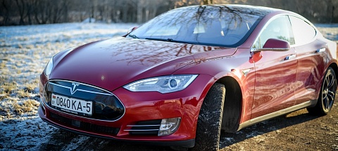 «Тачка нарасхват» бьет рекорды. В продаже — Tesla Model S по самой высокой цене в истории проекта